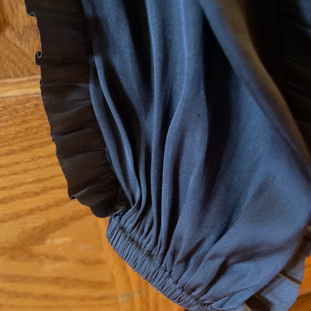 Current Air Ruffle Split Neck Blouse. L. Slate Bl… - image 8